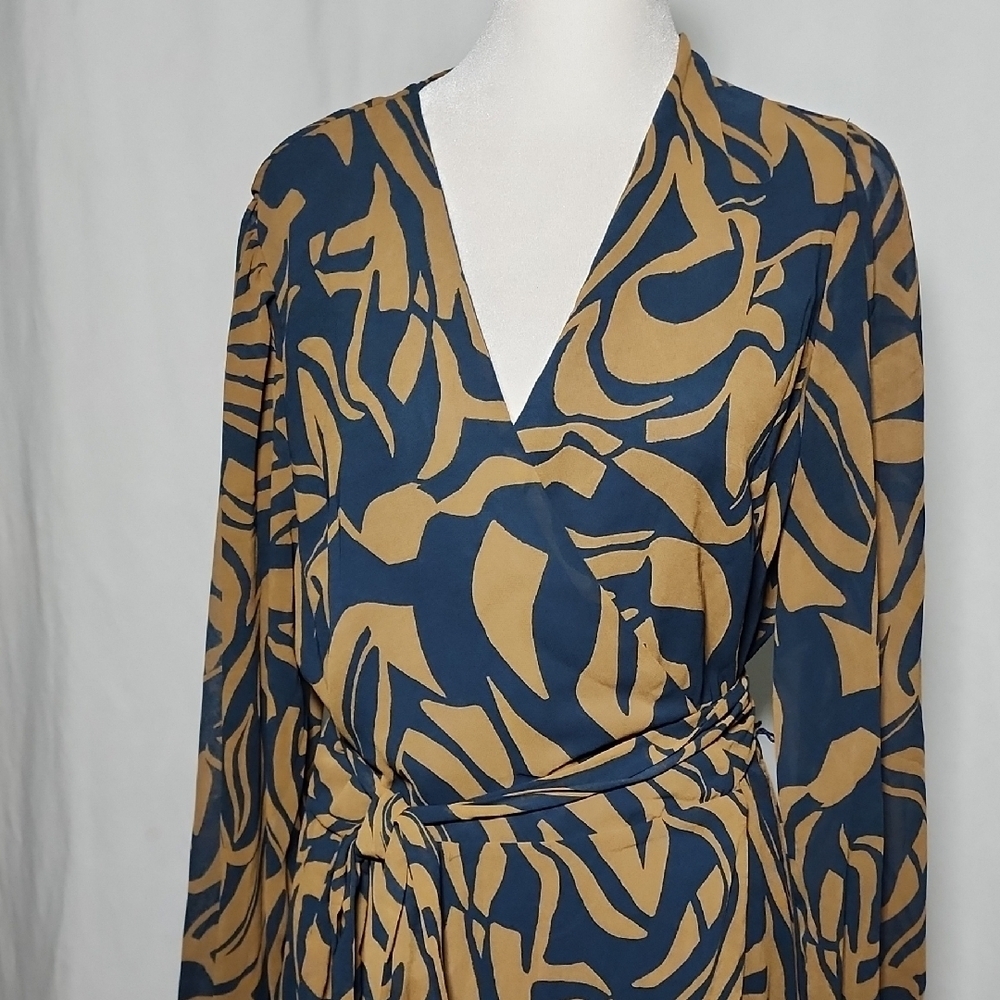 Dress Forum Abstract Patterned Long Sleeve Dress in Blue and Tan - Picture 4 of 10